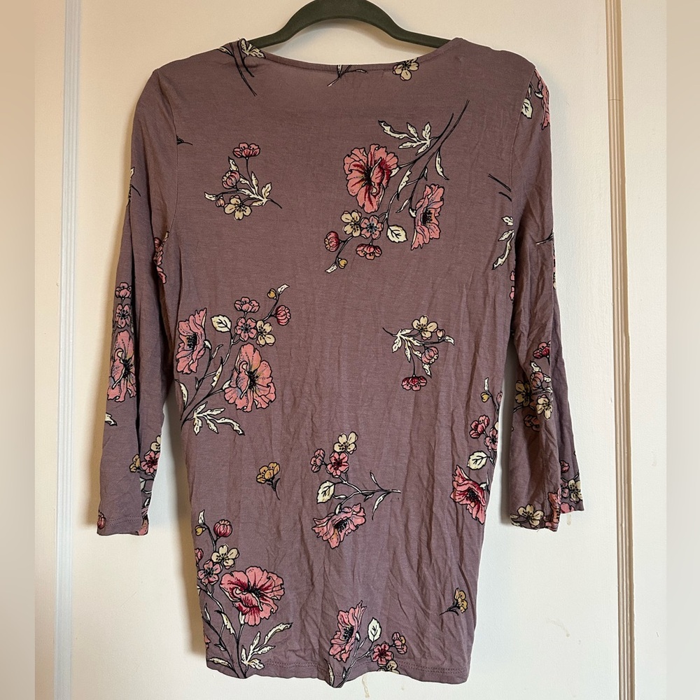 Floral V-Neck Ruched Top - Picture 4 of 4